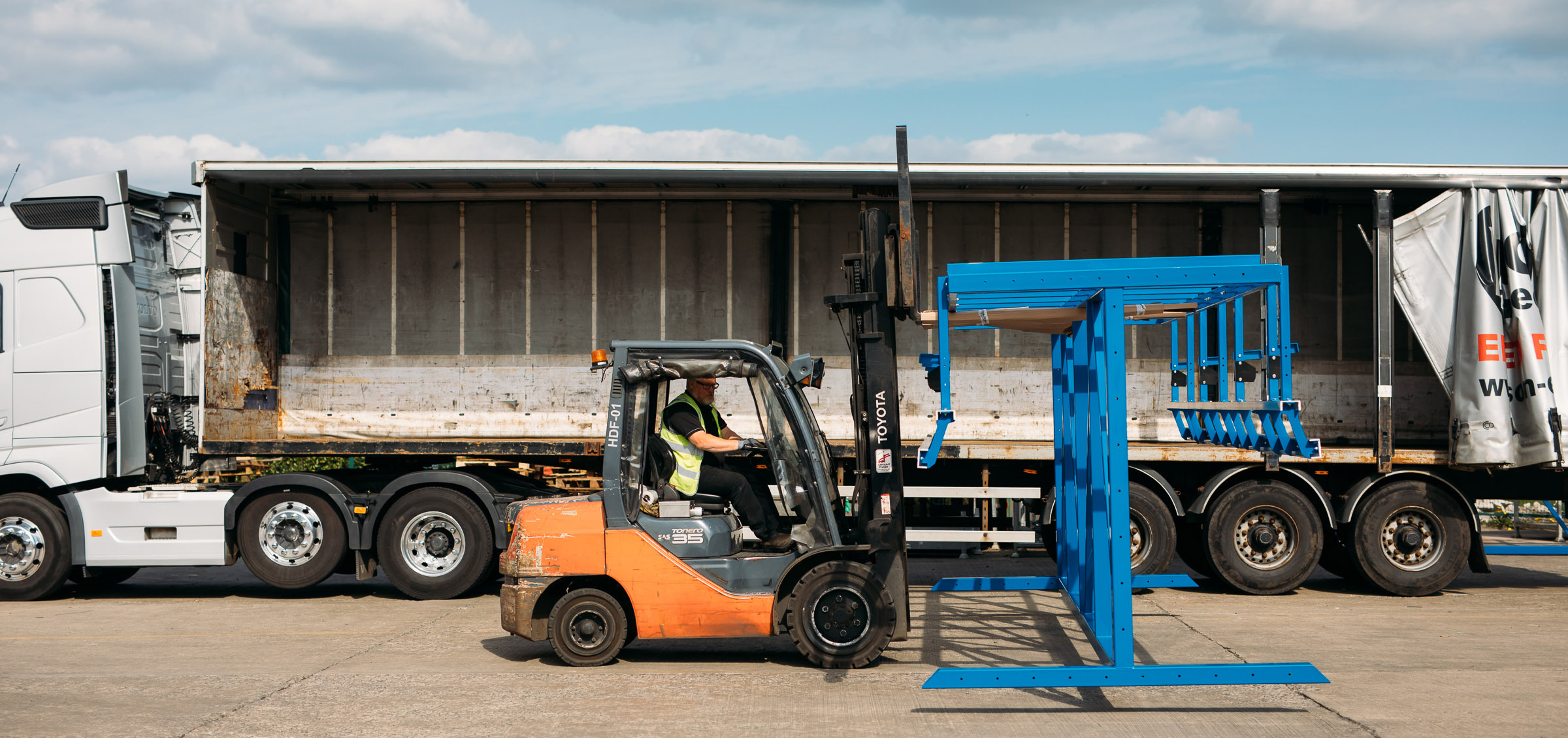 Chassis Assembly for the Road Transport… Hutchinson Engineering